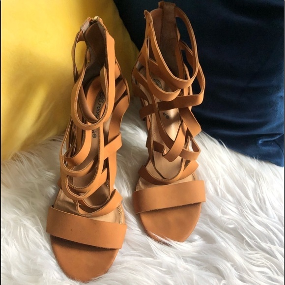 Breckelles Strappy Brown Heels - Picture 1 of 4